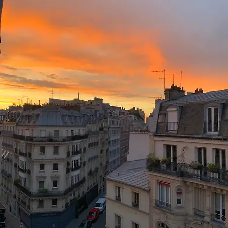 Appartement Cozy Studio For 2 With Rooftop Views In Central