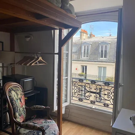 Cozy Studio For 2 With Rooftop Views In Central Apartamento París